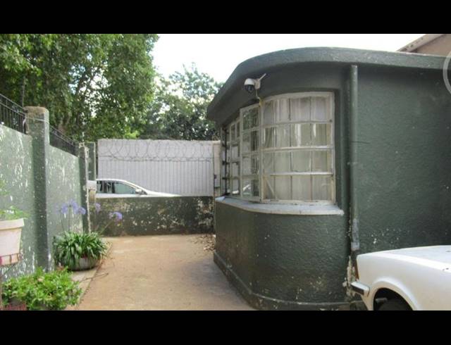 3 BEDROOM HOUSE FOR SALE IN TURF CLUB